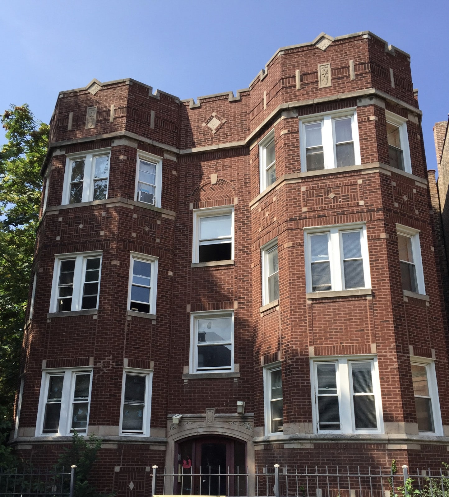 8218 S Ellis Ave, Chicago, IL for sale Primary Photo- Image 1 of 2