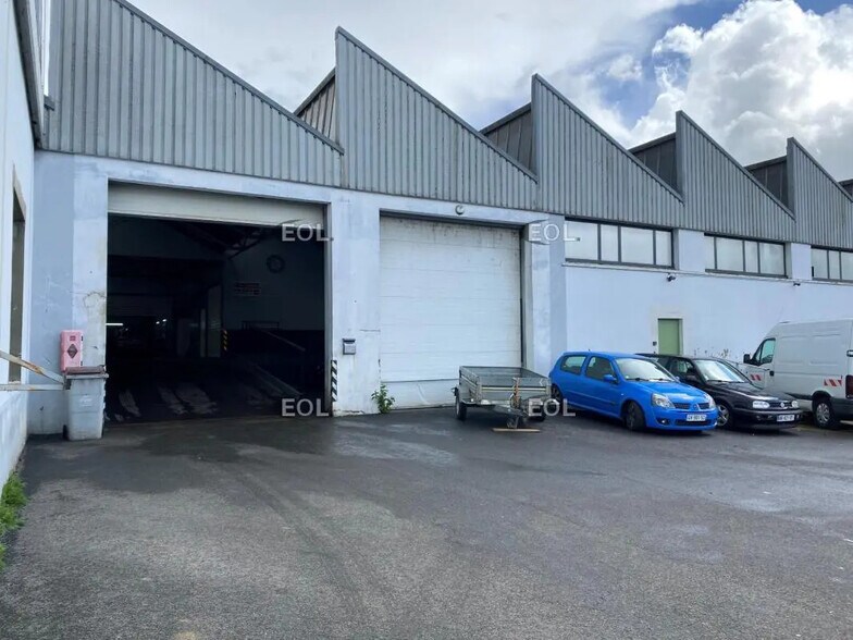 Flex in Meaux for sale - Building Photo - Image 3 of 8