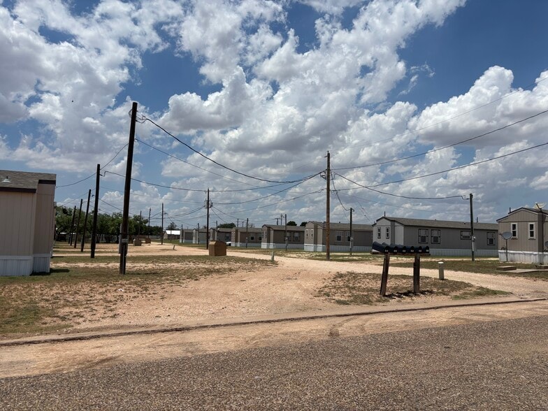 Snyder Mobile Home Park portfolio of 2 properties for sale on LoopNet.com - Building Photo - Image 1 of 17