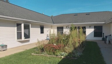 11125 W Layton Ave, Greenfield, WI for lease Interior Photo- Image 2 of 11