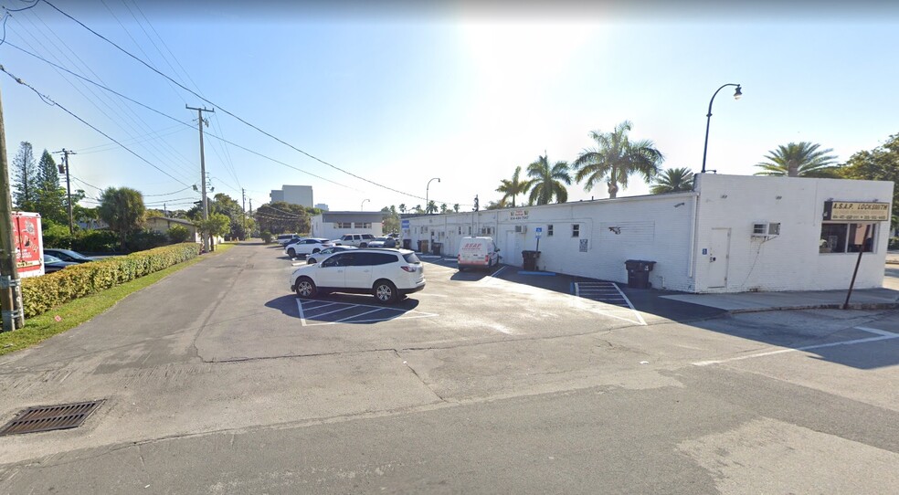 608 NE 2nd Ct, Hallandale, FL for lease - Building Photo - Image 3 of 6