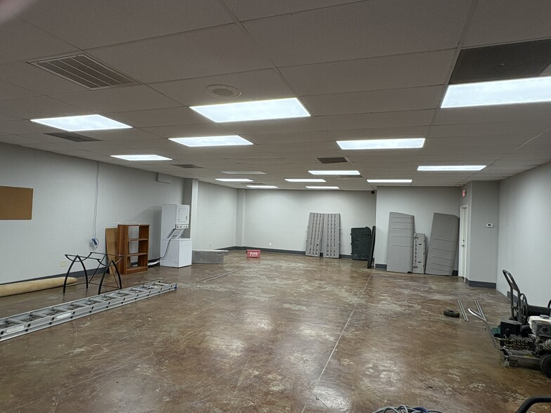 3360 Raymond Diehl Bus Lane Rd, Tallahassee, FL for lease - Building Photo - Image 3 of 7