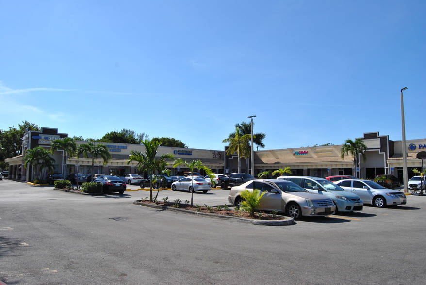 17560 NW 27th Ave, Miami Gardens, FL for lease - Building Photo - Image 2 of 14