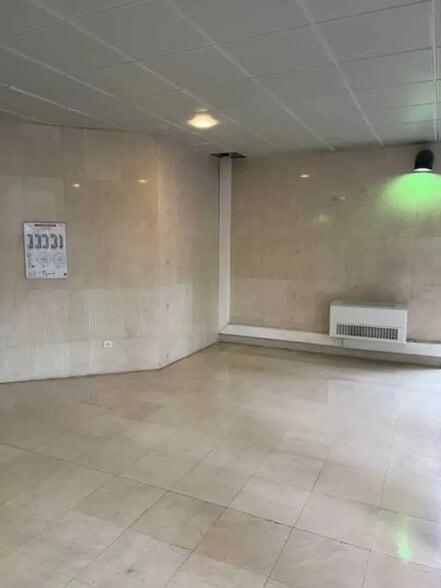 33/37 Boulevard Vauban, Guyancourt for lease - Interior Photo - Image 2 of 11