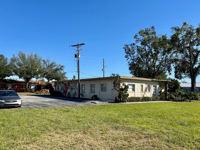 2401 5th Ave N, Saint Petersburg, FL for sale - Building Photo - Image 2 of 5