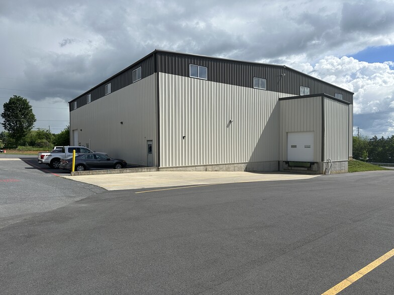 1047 Mount Clinton Pike, Harrisonburg, VA for lease - Building Photo - Image 1 of 3