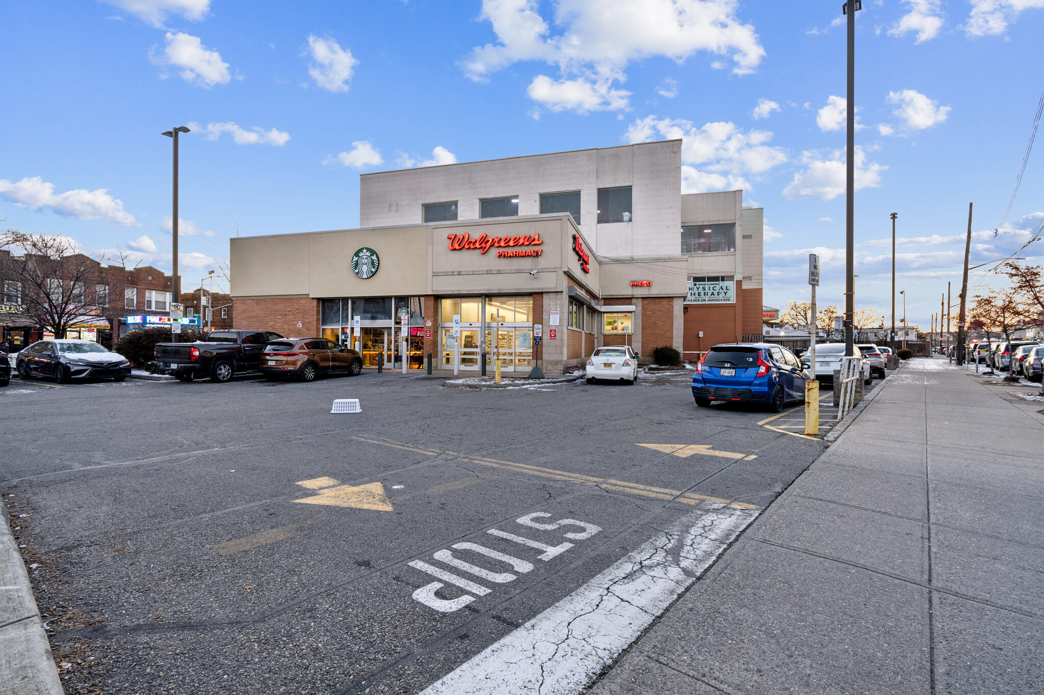 13259 Metropolitan Ave, Richmond Hill, NY for lease Building Photo- Image 1 of 15