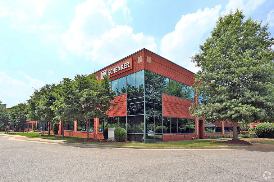 1305 Executive Blvd, Chesapeake, VA for lease - Primary Photo - Image 1 of 14