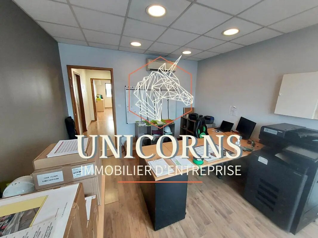 Office in Montrabé for lease Interior Photo- Image 1 of 8