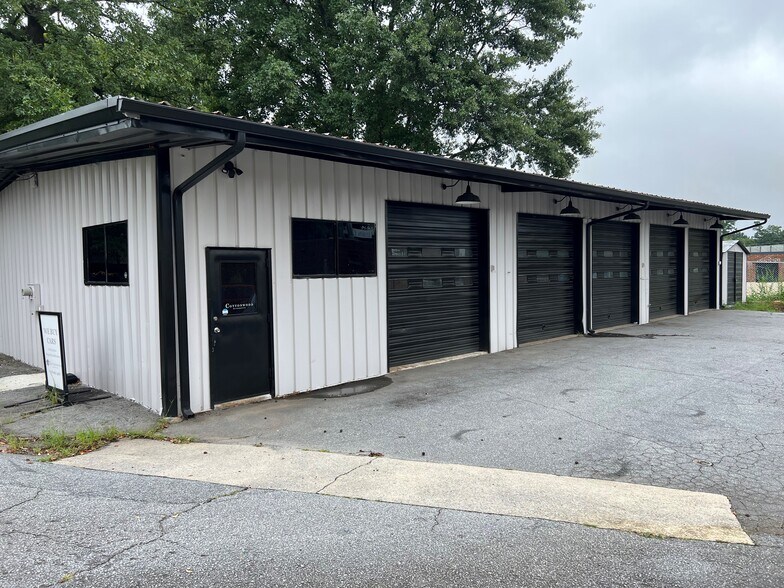 3527 Chamblee Dunwoody Rd, Atlanta, GA 30341