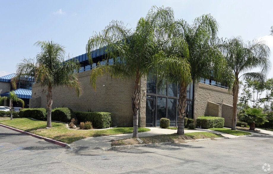 9233 Charles Smith Ave, Rancho Cucamonga, CA for lease - Primary Photo - Image 1 of 69