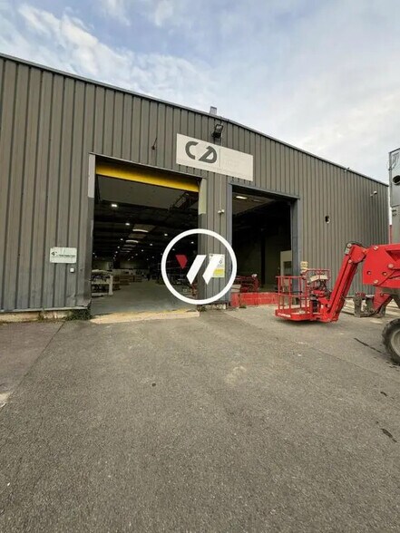 Industrial in Gonesse for lease - Building Photo - Image 3 of 10