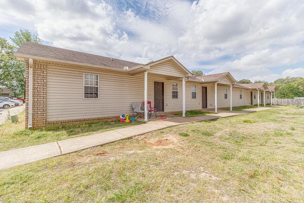 1003 Ferrell St, Jonesboro, AR 72401