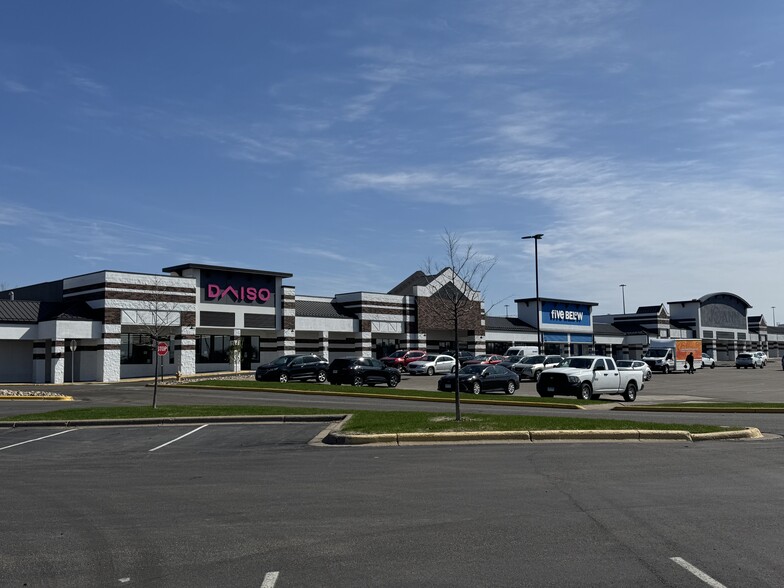 1715-1749 Beam Ave, Maplewood, MN for lease - Building Photo - Image 1 of 61