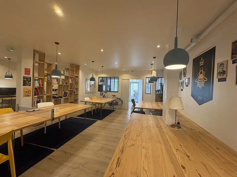 Office in Bordeaux for lease - Building Photo - Image 3 of 13