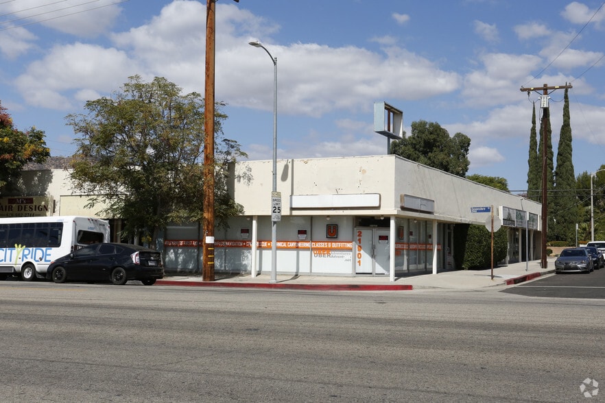21907-21909 Devonshire St, Chatsworth, CA for lease - Primary Photo - Image 2 of 4