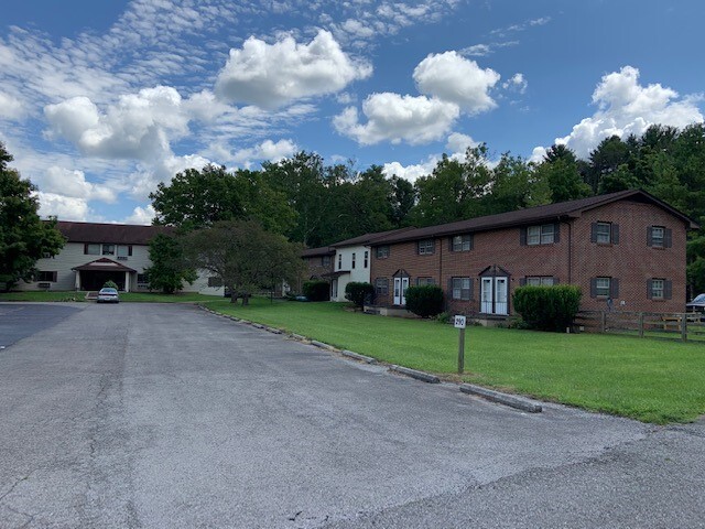 290-292 Alleghany Spring Rd, Shawsville, VA for sale - Building Photo - Image 1 of 1