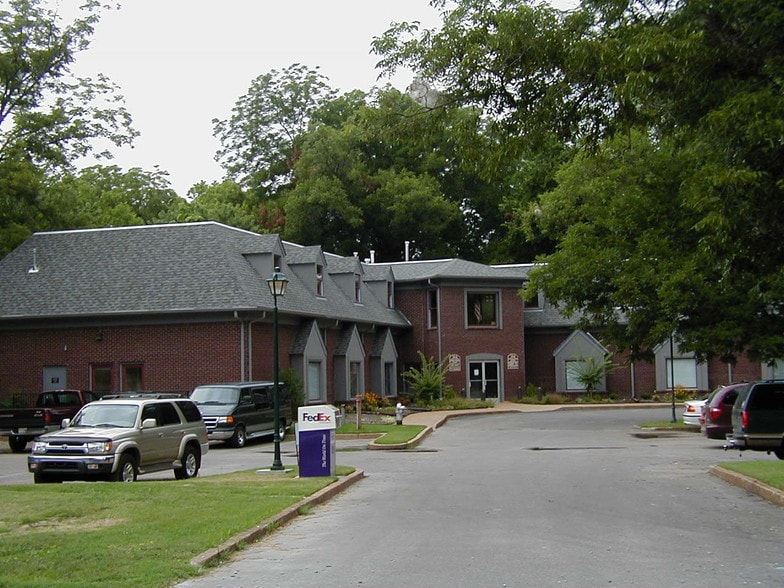 153 N Main St, Collierville, TN for lease - Building Photo - Image 1 of 5