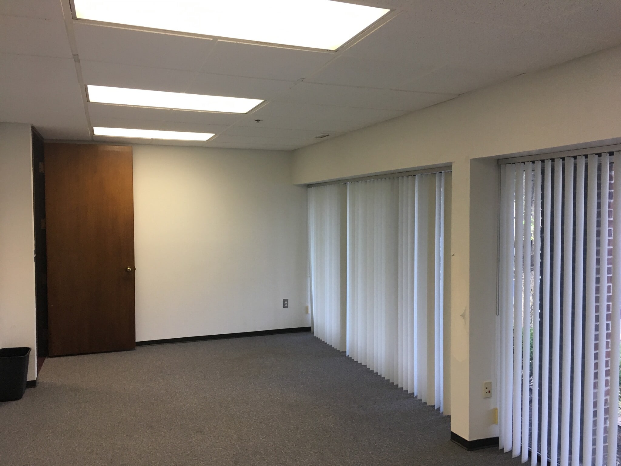 200 E Big Beaver Rd, Troy, MI for lease Interior Photo- Image 1 of 2
