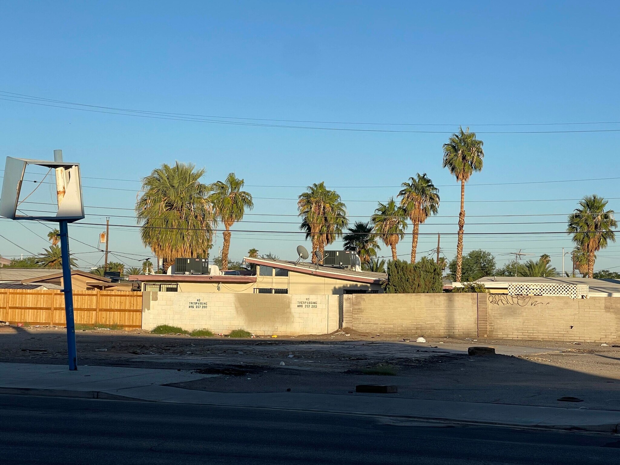 1993 Paradise Rd, Las Vegas, NV for sale Primary Photo- Image 1 of 1