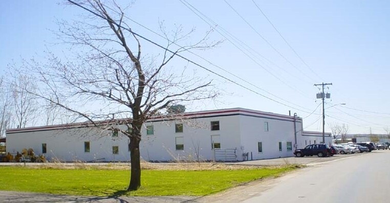 301 Stoutenger St, East Syracuse, NY for sale - Primary Photo - Image 1 of 1