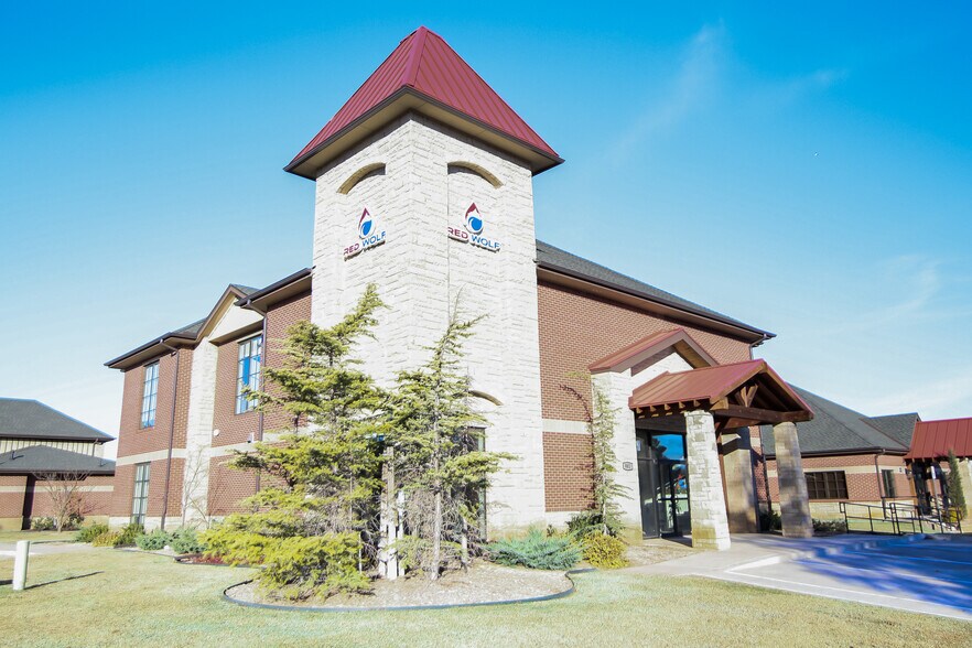 801 W Covell Rd, Edmond, OK 73003