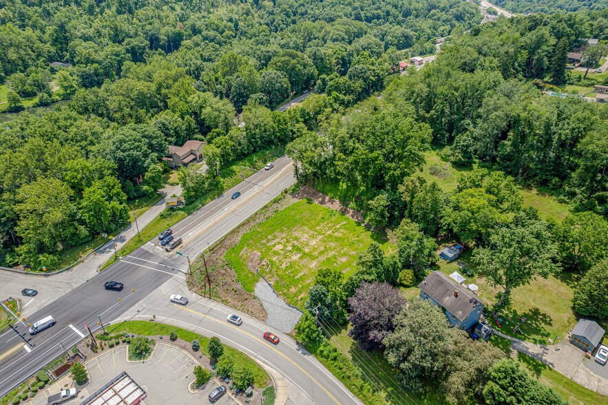 119 Willow Crossing Rd, Greensburg, PA for sale - Aerial - Image 1 of 10