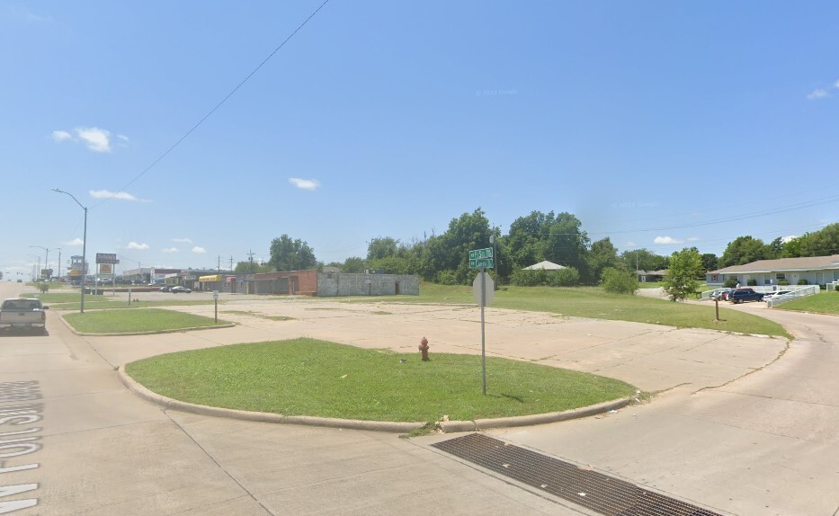 2716 NW Ft. Sill Blvd, Lawton, OK for sale - Other - Image 1 of 4