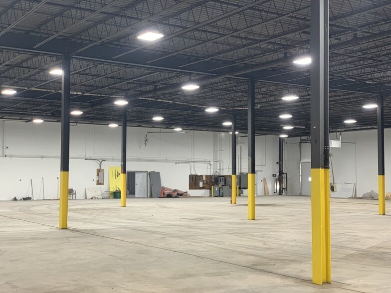 1 Taylor Blvd, Mechanicsburg, PA for lease - Interior Photo - Image 3 of 8