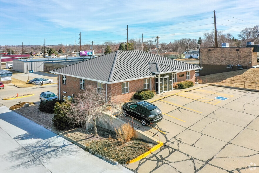 1306 N 13th St, Norfolk, NE for sale - Building Photo - Image 3 of 5