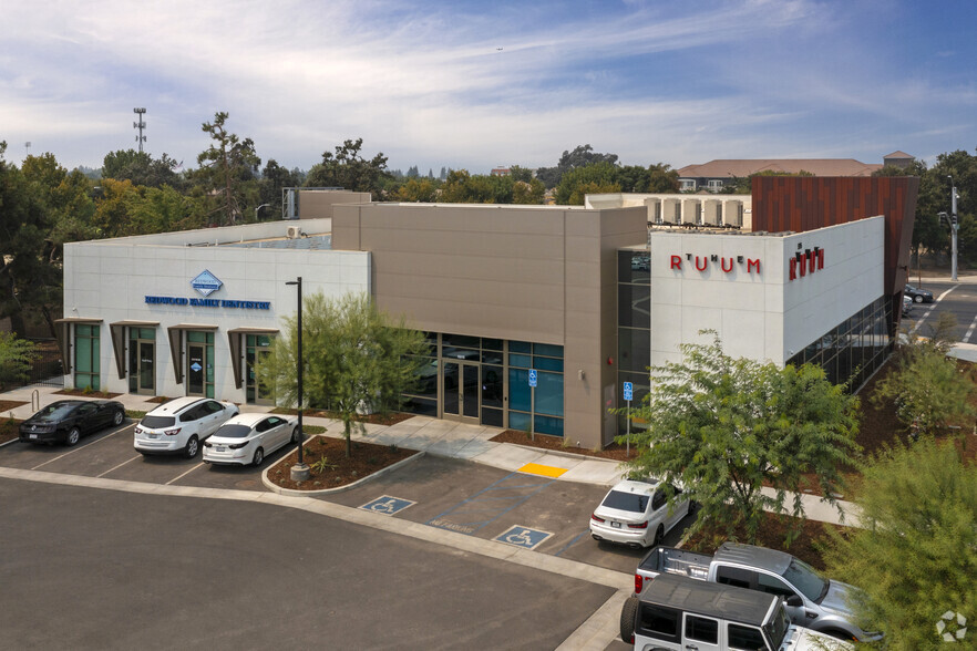 5215 W Noble St, Visalia, CA for lease - Building Photo - Image 1 of 6