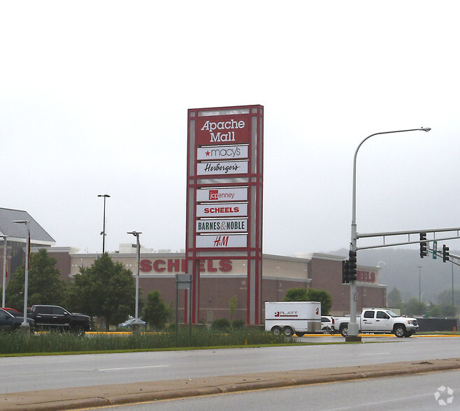 333 Apache Mall, Rochester, MN for lease - Building Photo - Image 3 of 25