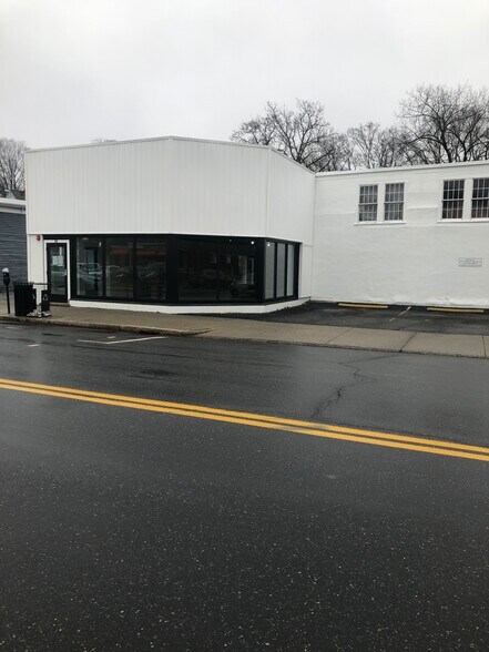 63 Thoreau St, Concord, MA for sale - Building Photo - Image 1 of 1