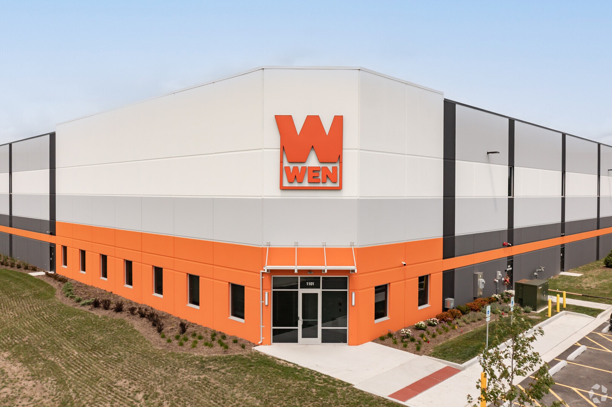 1101 Wesemann Dr, West Dundee, IL for sale Building Photo- Image 1 of 1