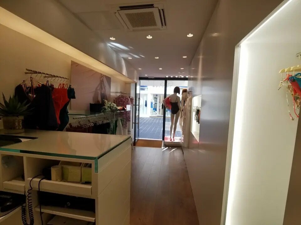 Retail in Nice for lease Building Photo- Image 1 of 6