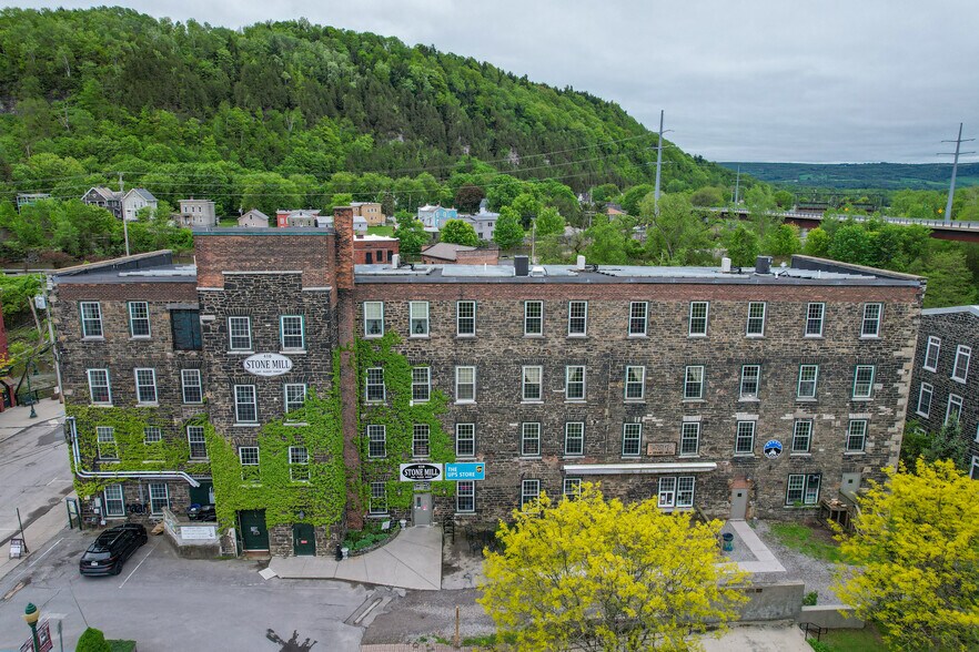 410 Canal Pl, Little Falls, NY for sale - Building Photo - Image 1 of 1