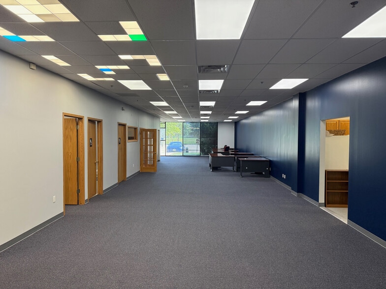 8191 Birchwood Ct, Johnston, IA for lease - Interior Photo - Image 2 of 24