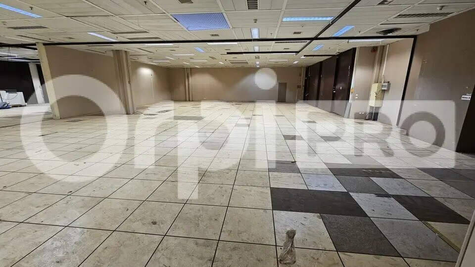 Flex in Canéjan for lease - Interior Photo - Image 3 of 11
