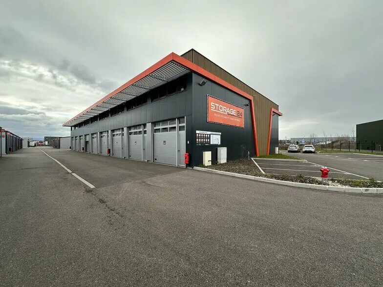 Flex in Entzheim for lease - Building Photo - Image 1 of 7