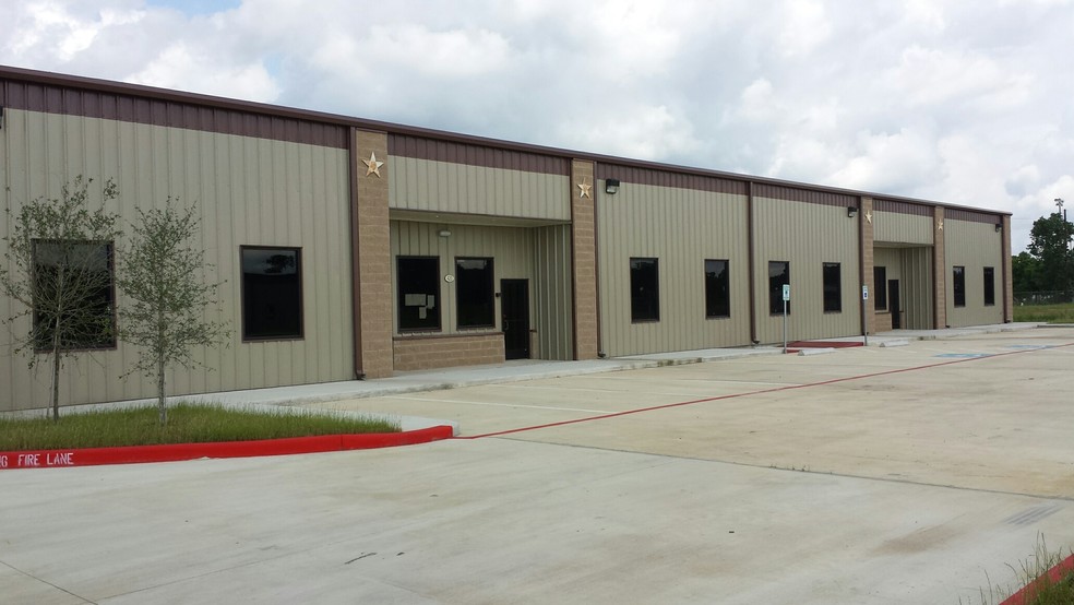 420 Chestnut Business Park, Tomball, TX for sale - Building Photo - Image 1 of 1