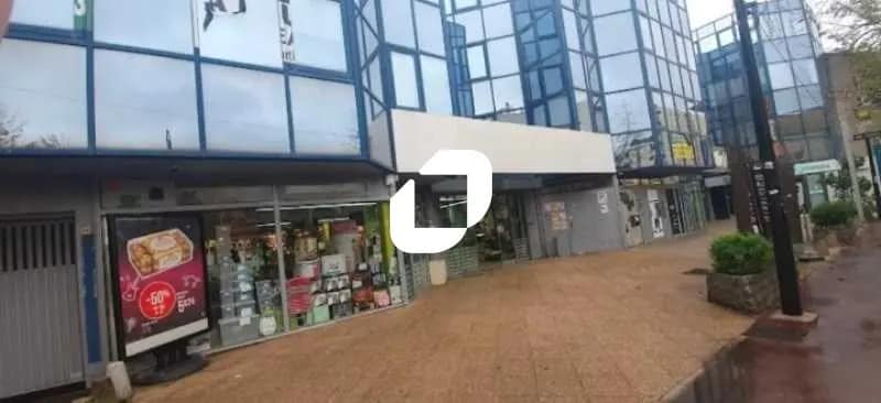 Retail in Saint-Maur-des-Fossés for lease - Building Photo - Image 2 of 5