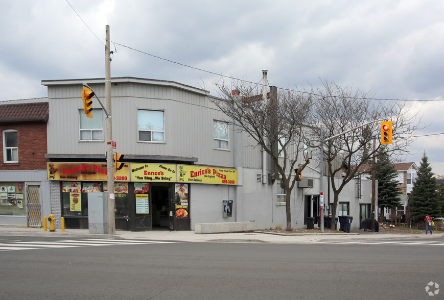 1736 Kingston Rd, Toronto, ON for lease - Primary Photo - Image 1 of 6