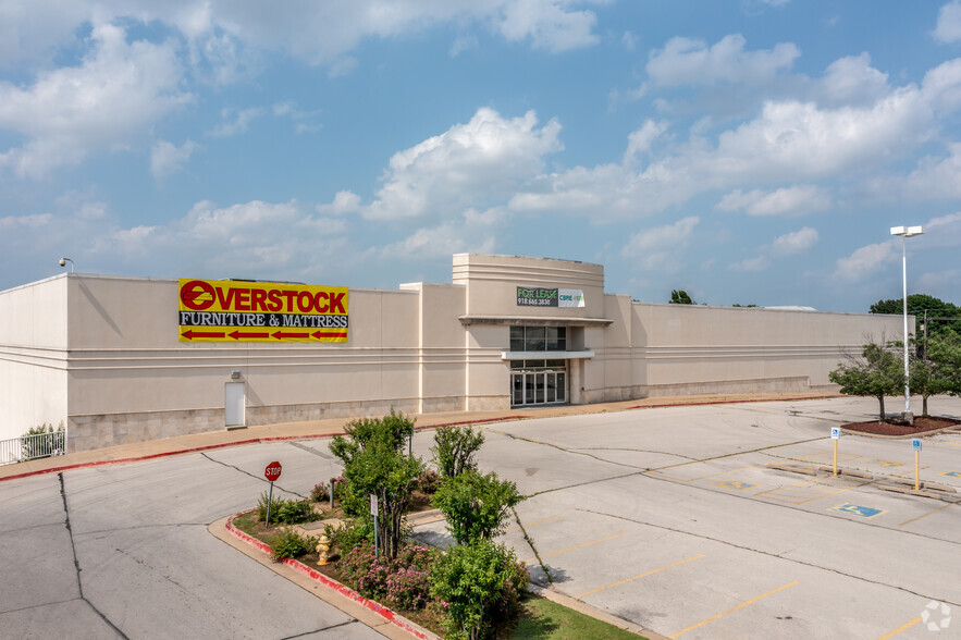 1701-1951 S Yale Ave, Tulsa, OK for lease - Building Photo - Image 1 of 25