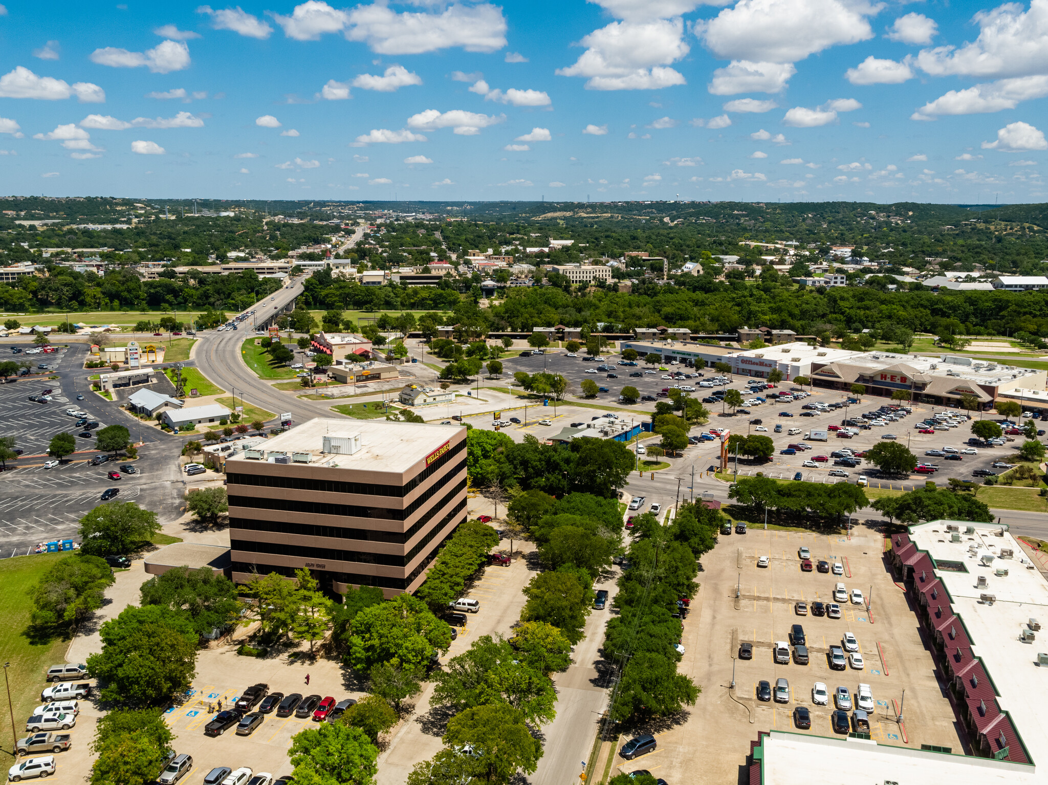 222 S Sidney Baker St, Kerrville, TX 78028 - Wells Fargo Bank | LoopNet