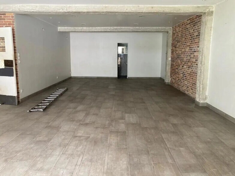 Retail in Mougins for sale - Interior Photo - Image 2 of 7