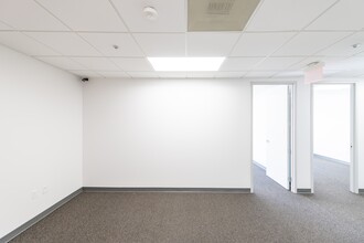 8000 Westpark Dr, McLean, VA for lease Interior Photo- Image 2 of 9