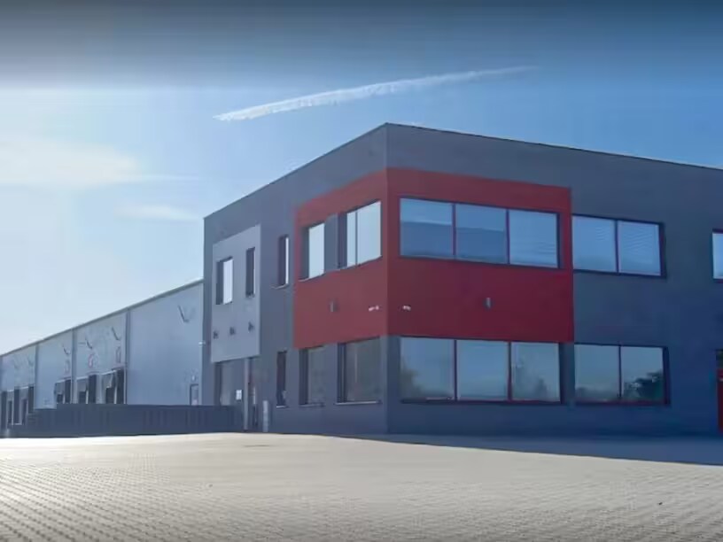  for lease Building Photo- Image 1 of 5