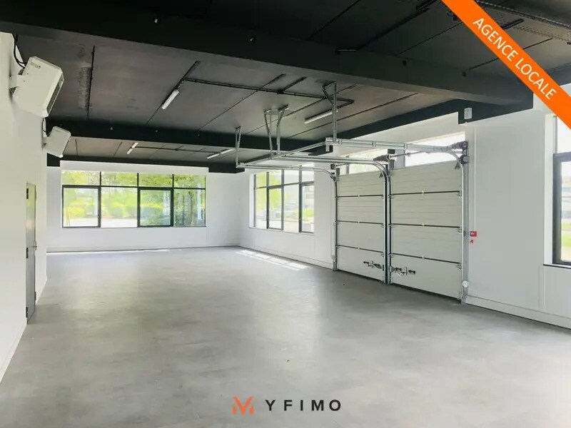 Flex in Trappes for lease Interior Photo- Image 1 of 8