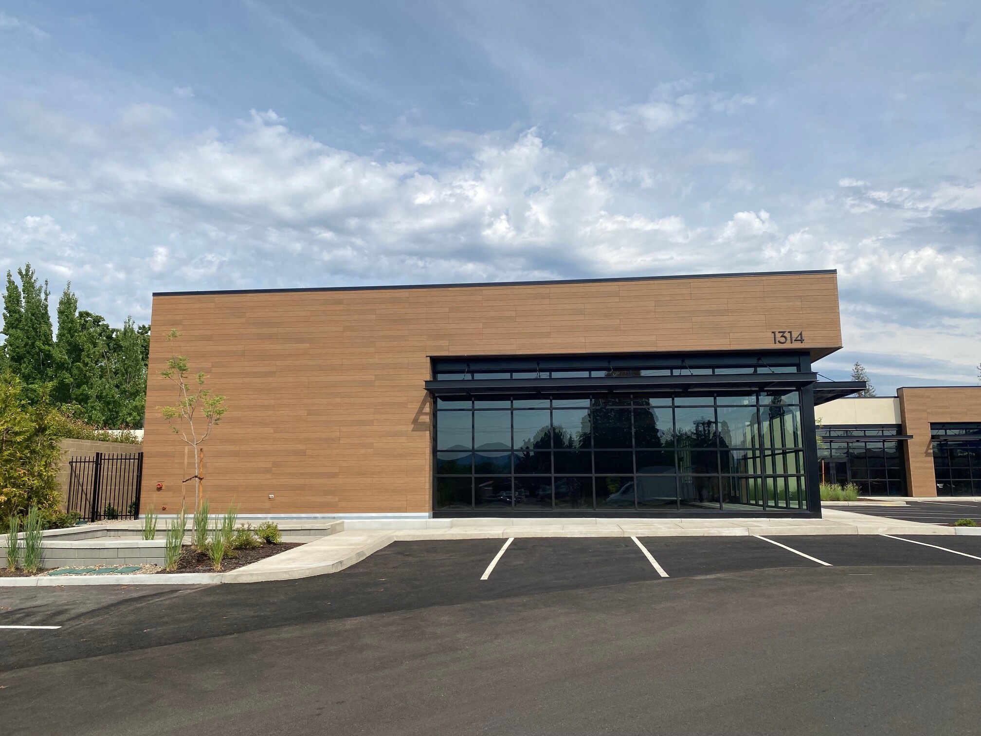 1314 Springbrook Rd, Medford, OR for lease Primary Photo- Image 1 of 10