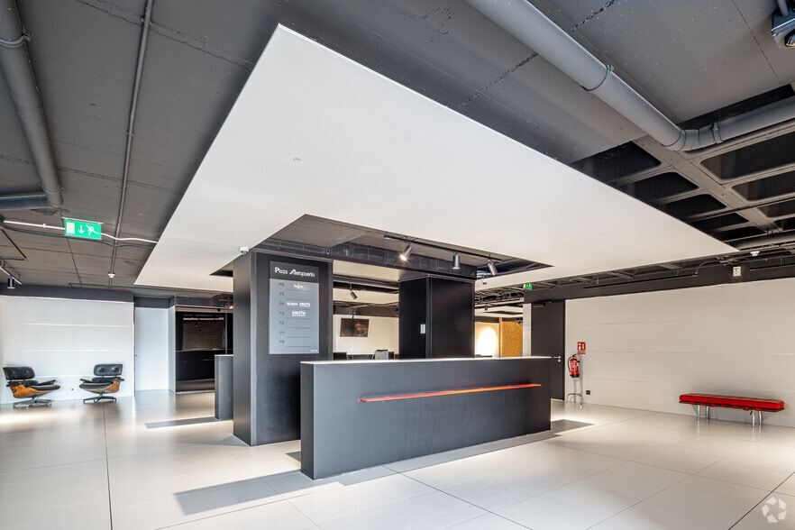 Avenida Hispanidad, 6, Madrid, Madrid for lease - Building Photo - Image 3 of 3